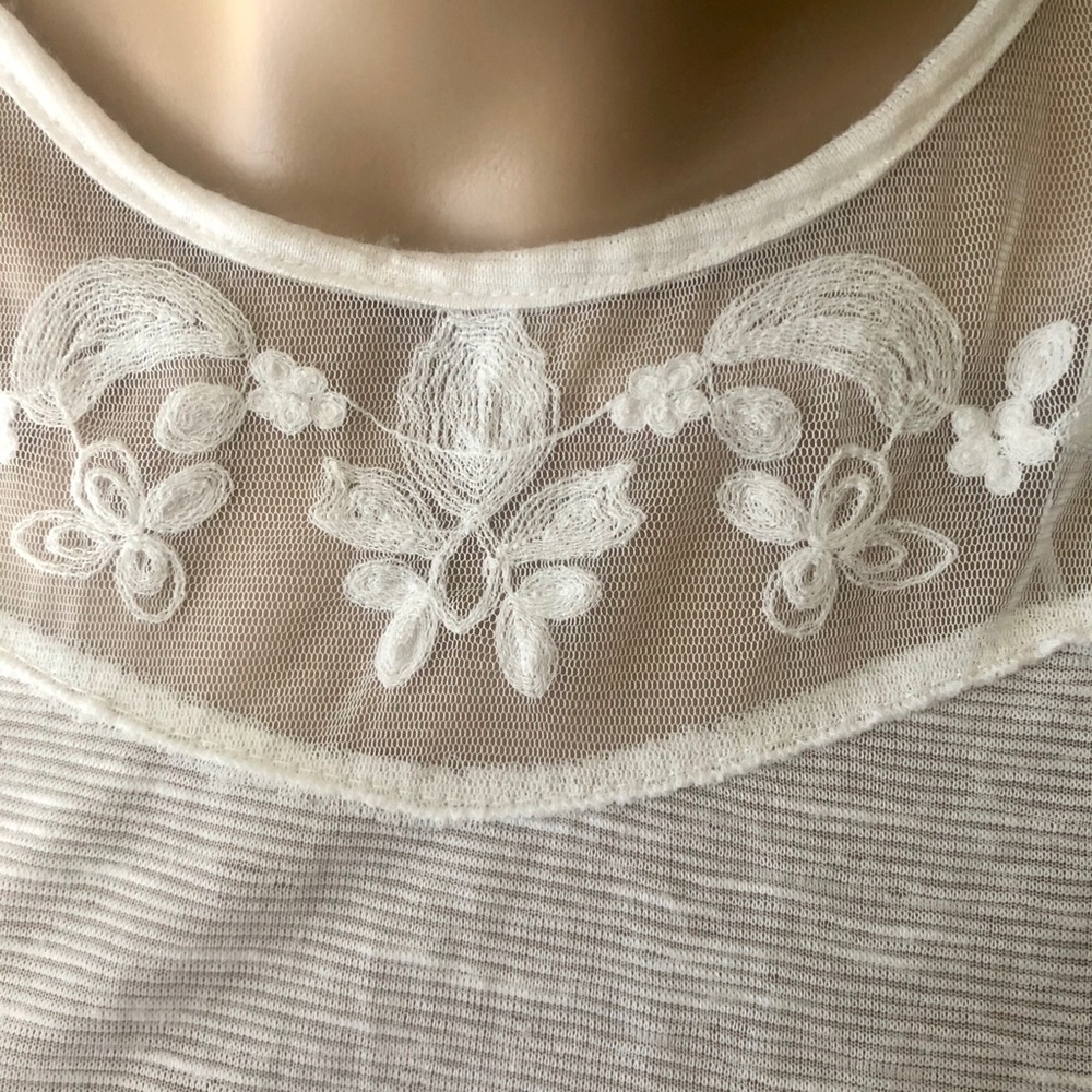 White lacy top - Picture 3 of 7